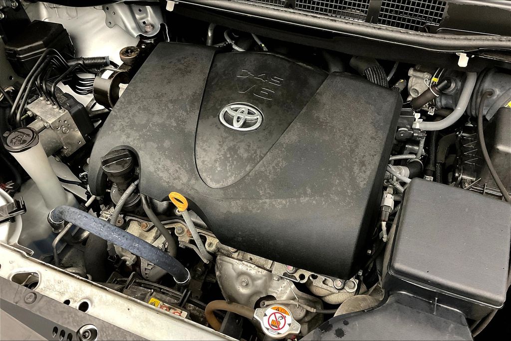 2020 Toyota Sienna L photo 33