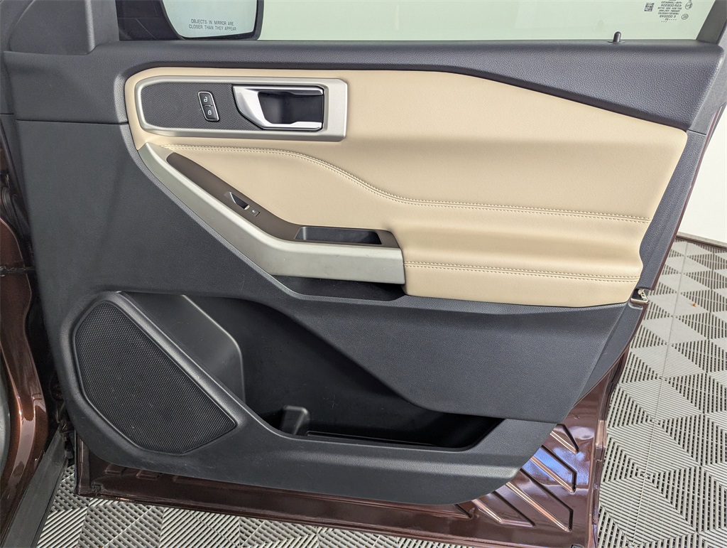 2020 Ford Explorer XLT photo 33
