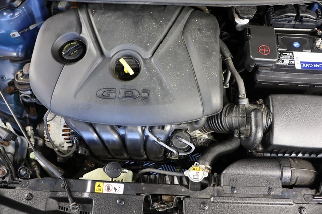 2016 Hyundai Elantra GT Base photo 19