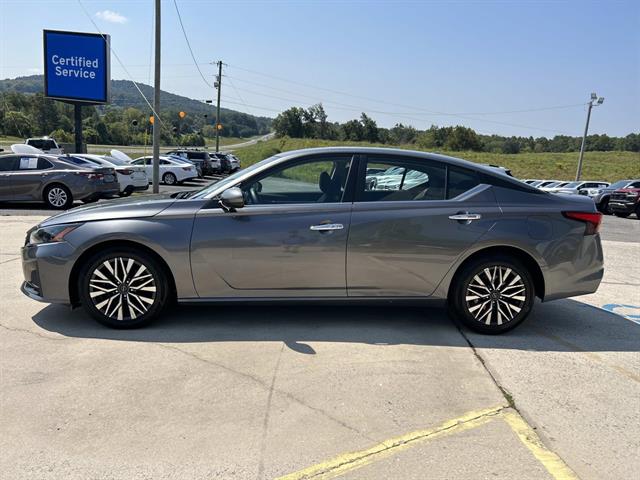 2023 Nissan Altima 2.5 SV photo 7