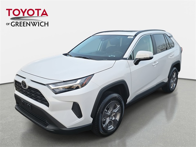2025 Toyota RAV4 XLE's photo