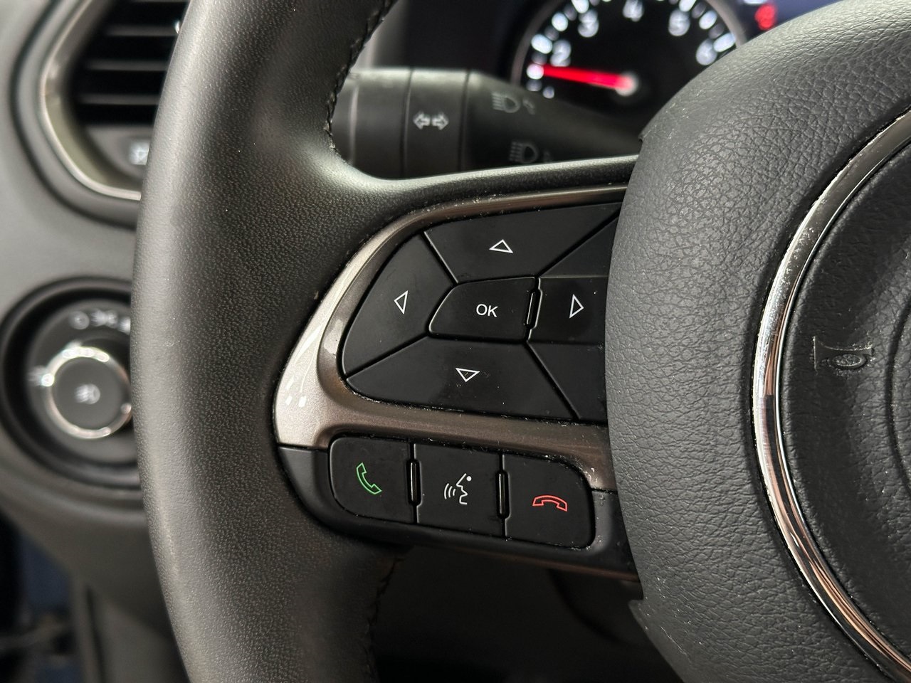 2022 Jeep Renegade Latitude photo 25