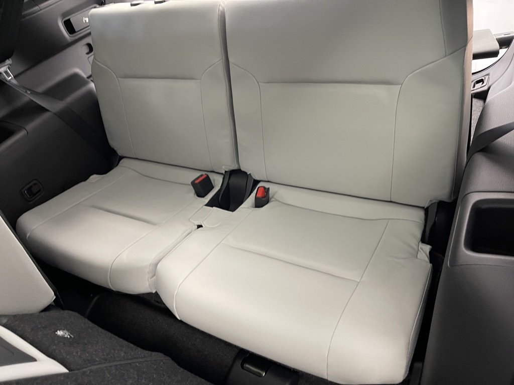 2025 Mitsubishi Outlander SE photo 23