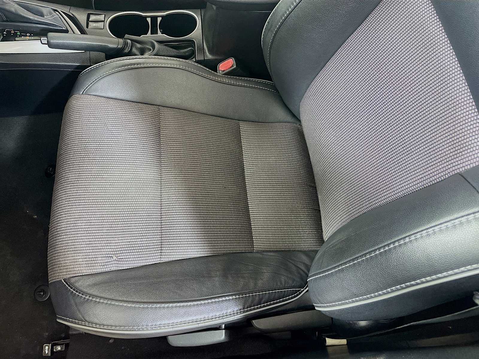 2015 Toyota Corolla Plus photo 16