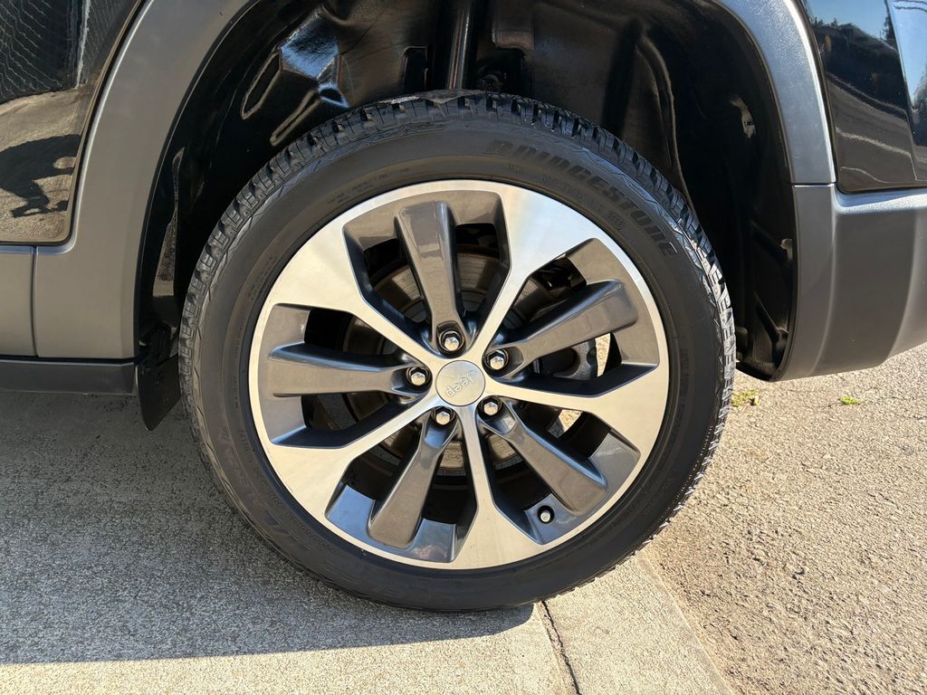 2022 Jeep Cherokee Limited photo 11