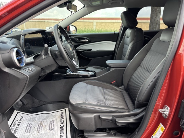 2024 Chevrolet Trax LT photo 16