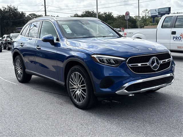 2025 Mercedes Benz GLC 300 4MATIC photo 2