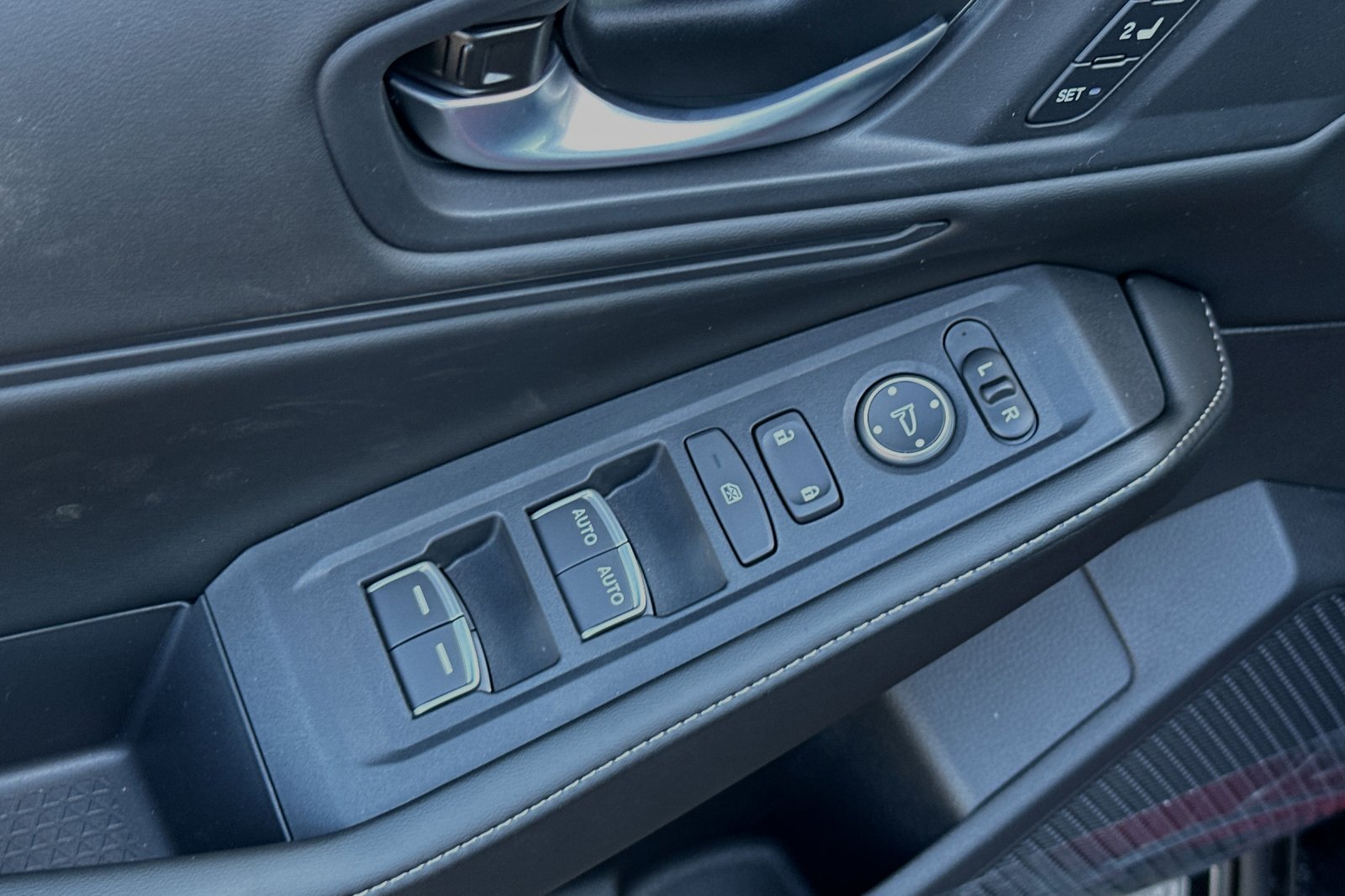 2025 Honda Accord Hybrid Sport-L photo 10