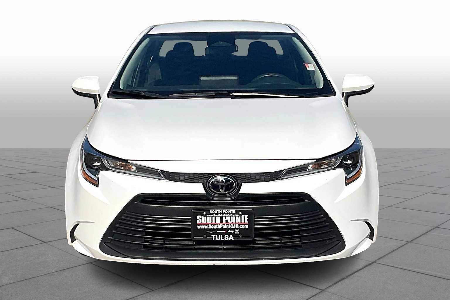 2024 Toyota Corolla LE photo 3