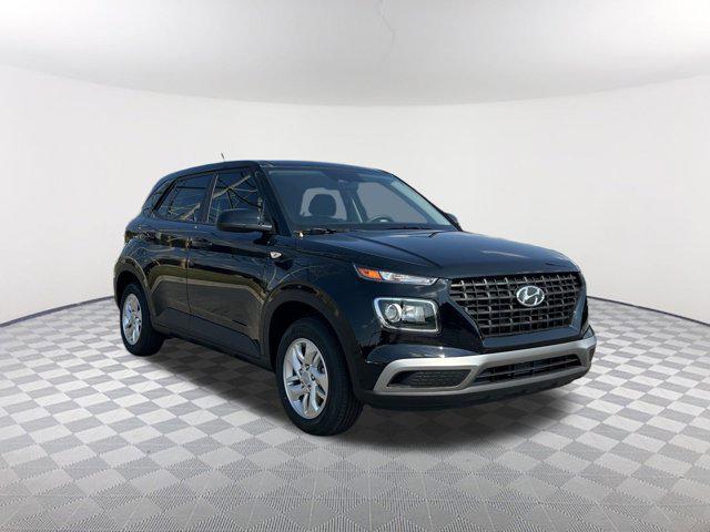 2025 Hyundai Venue SE photo 2