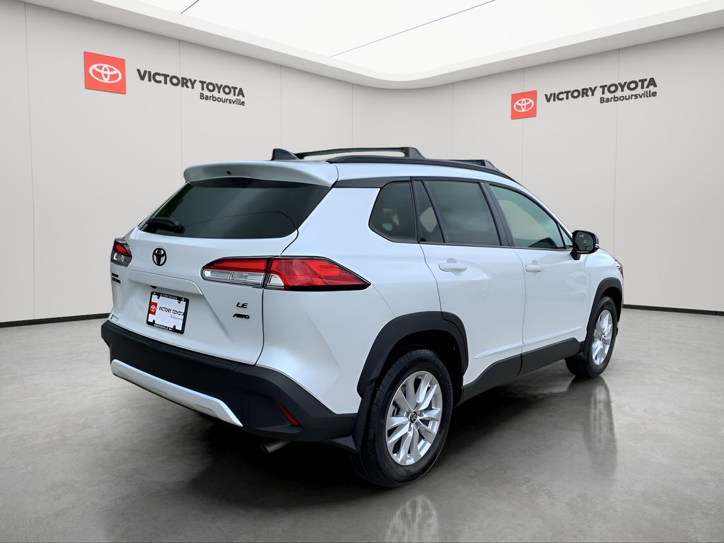 2025 Toyota Corolla Cross LE photo 3