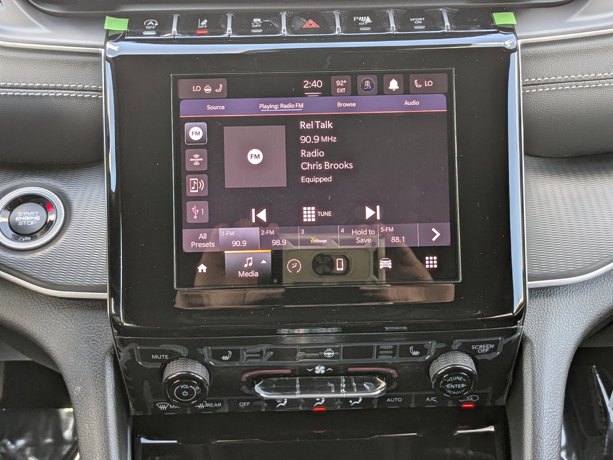 2025 Jeep Grand Cherokee Laredo Altitude photo 18