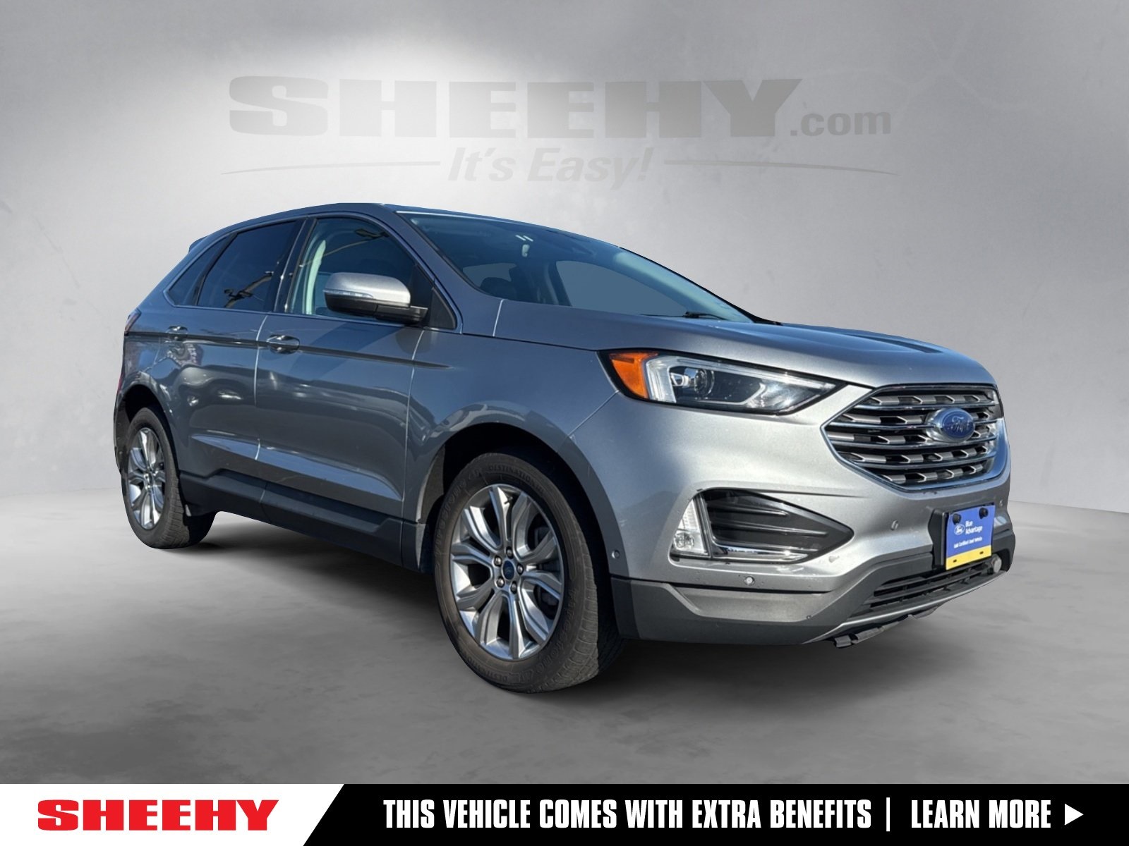 2022 Ford Edge Titanium's photo