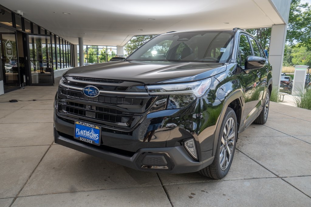 2025 Subaru Forester Touring photo 5