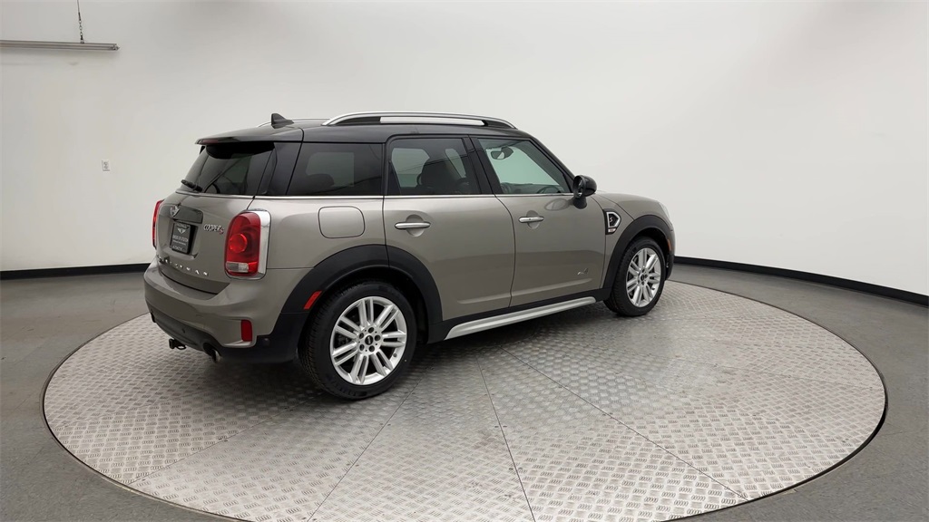 2017 Mini Cooper S ALL4 photo 2