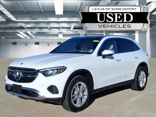 2023 Mercedes-Benz GLC GLC 300's photo