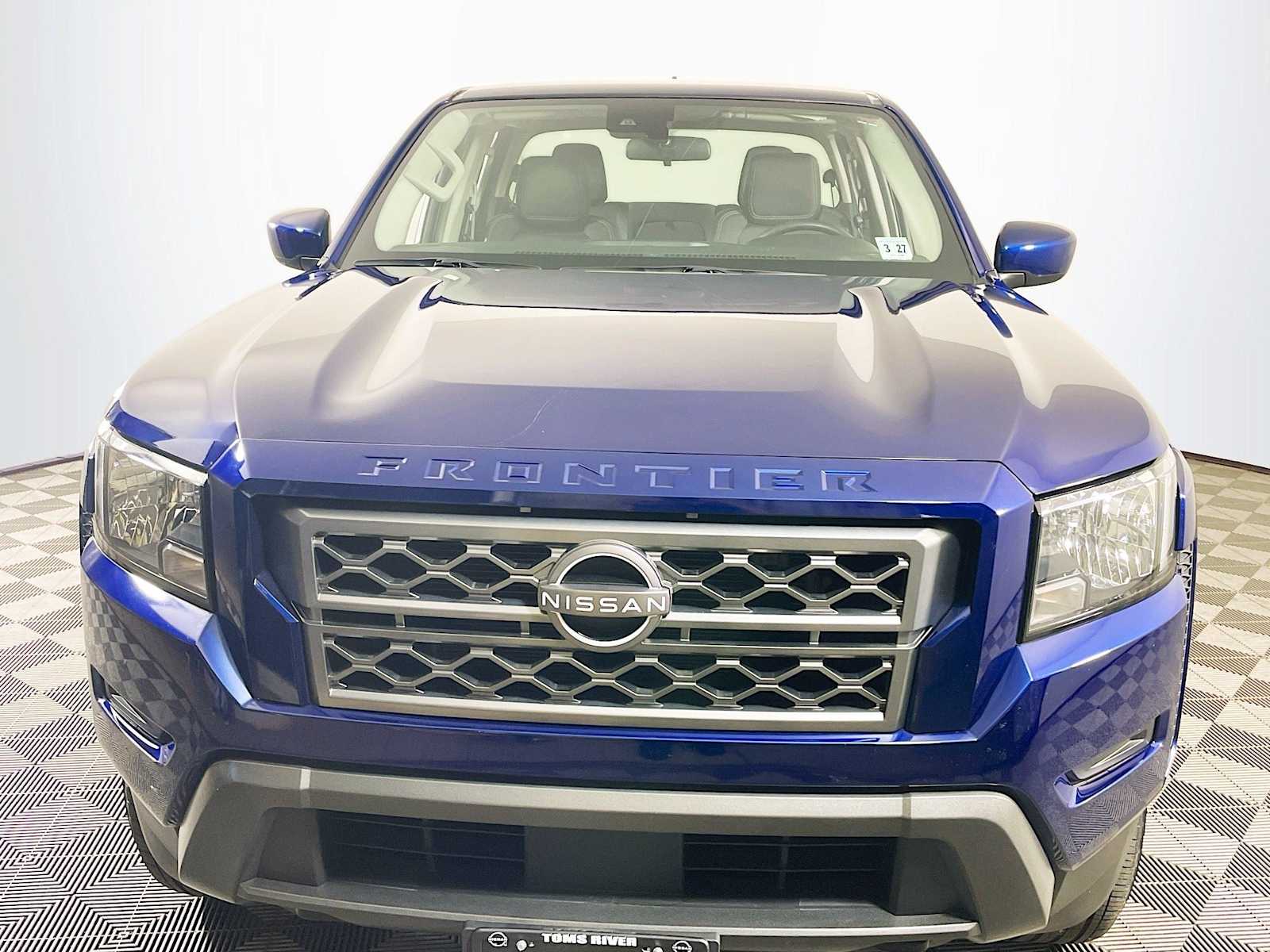 2022 Nissan Frontier SV photo 2