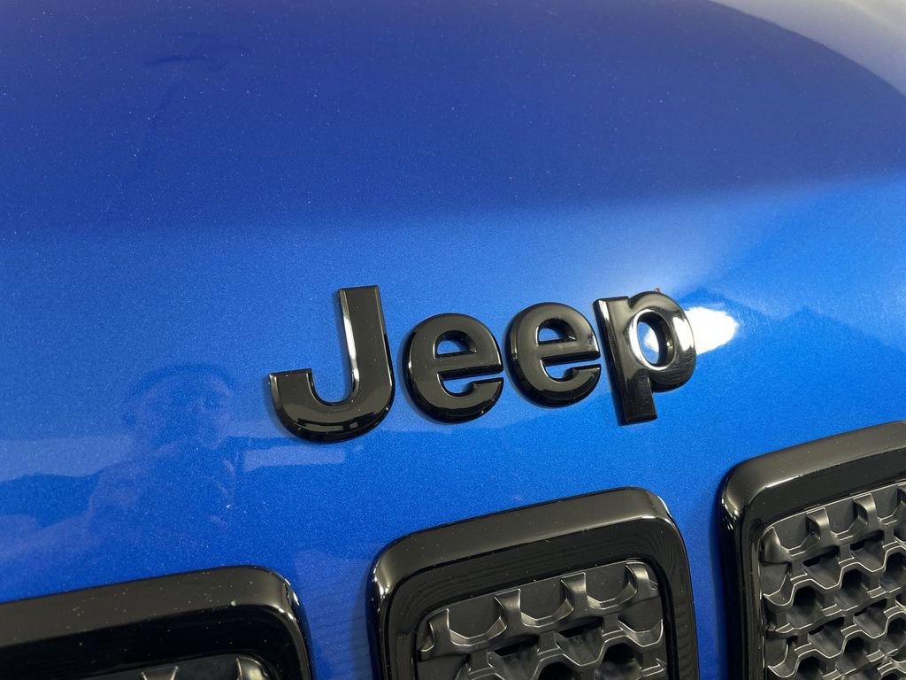 2023 Jeep Cherokee Altitude Lux photo 29
