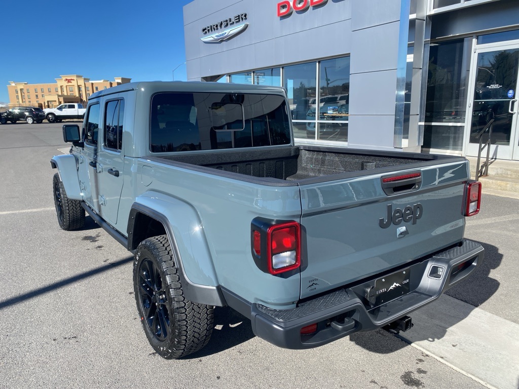 2025 Jeep Gladiator Sport photo 5