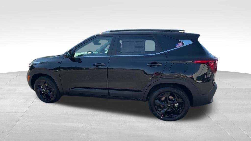 2026 Kia Seltos EX photo 2