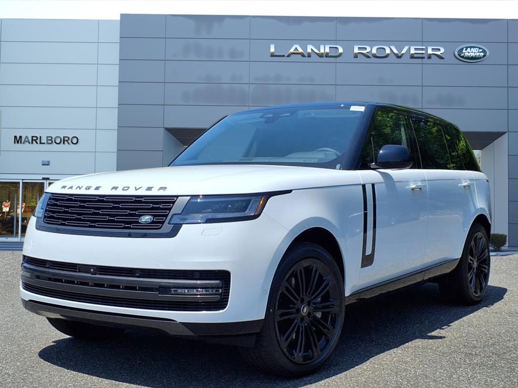 2025 Land Rover Range Rover SE's photo