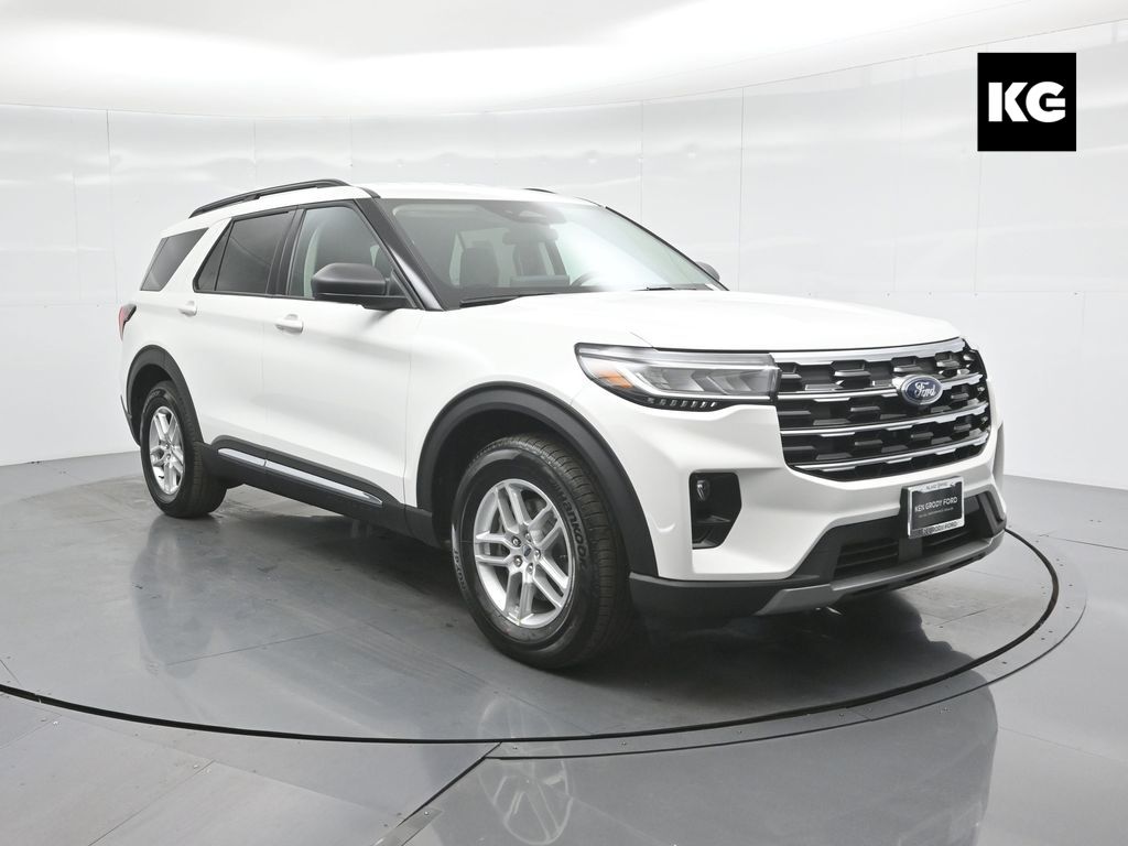 2025 Ford Explorer Active's photo
