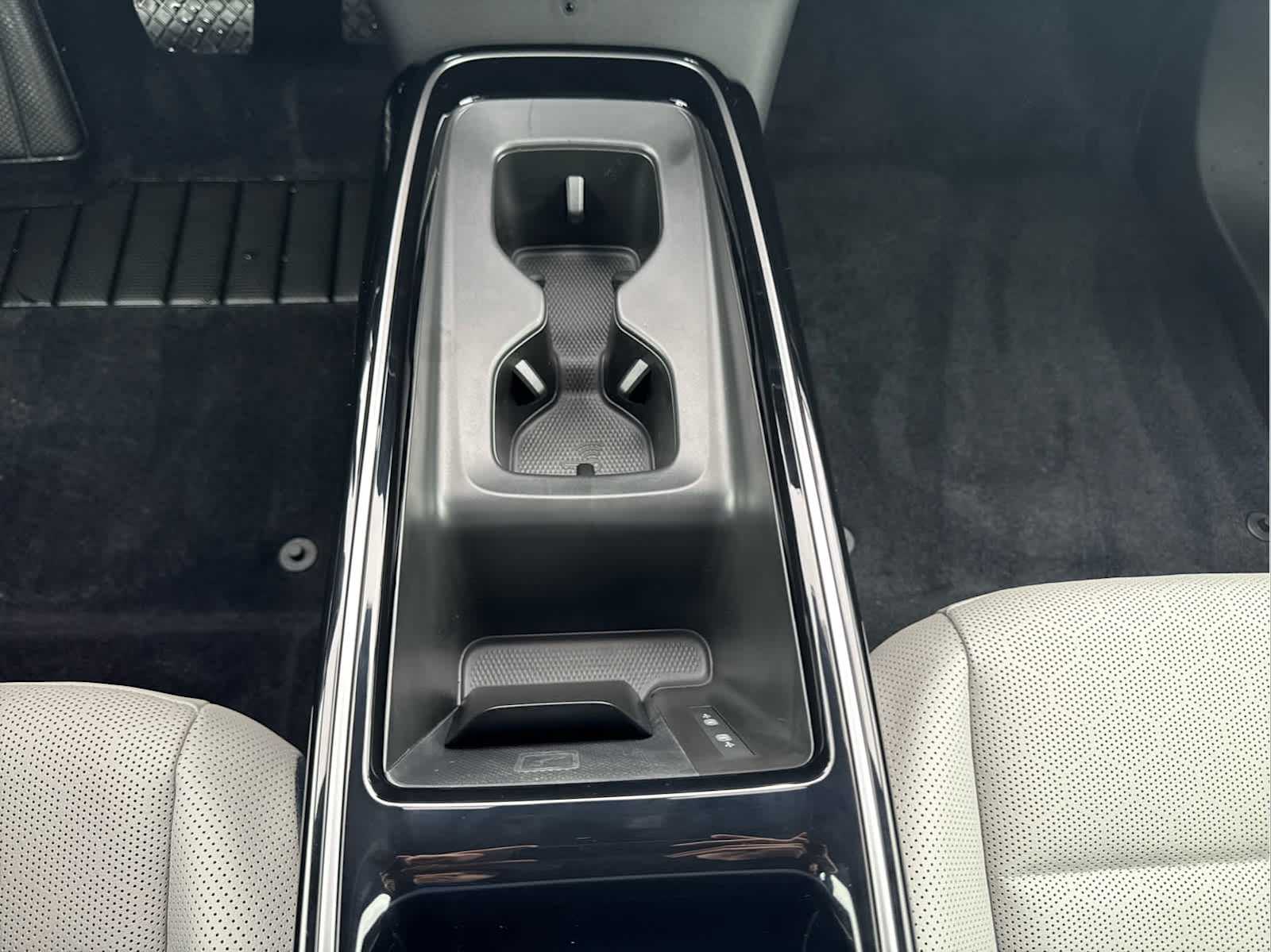 2025 Volkswagen ID.4 Pro S photo 25
