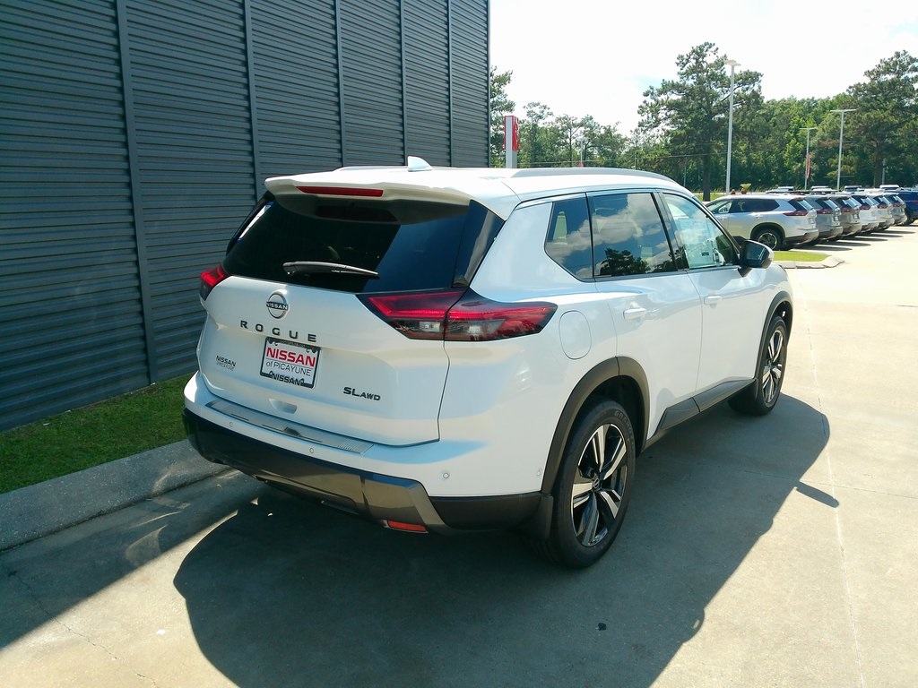 2025 Nissan Rogue SL photo 3