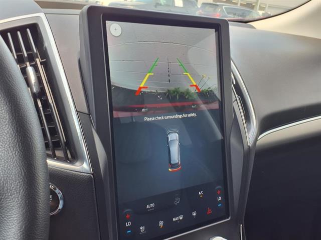 2024 Ford Edge Titanium photo 8