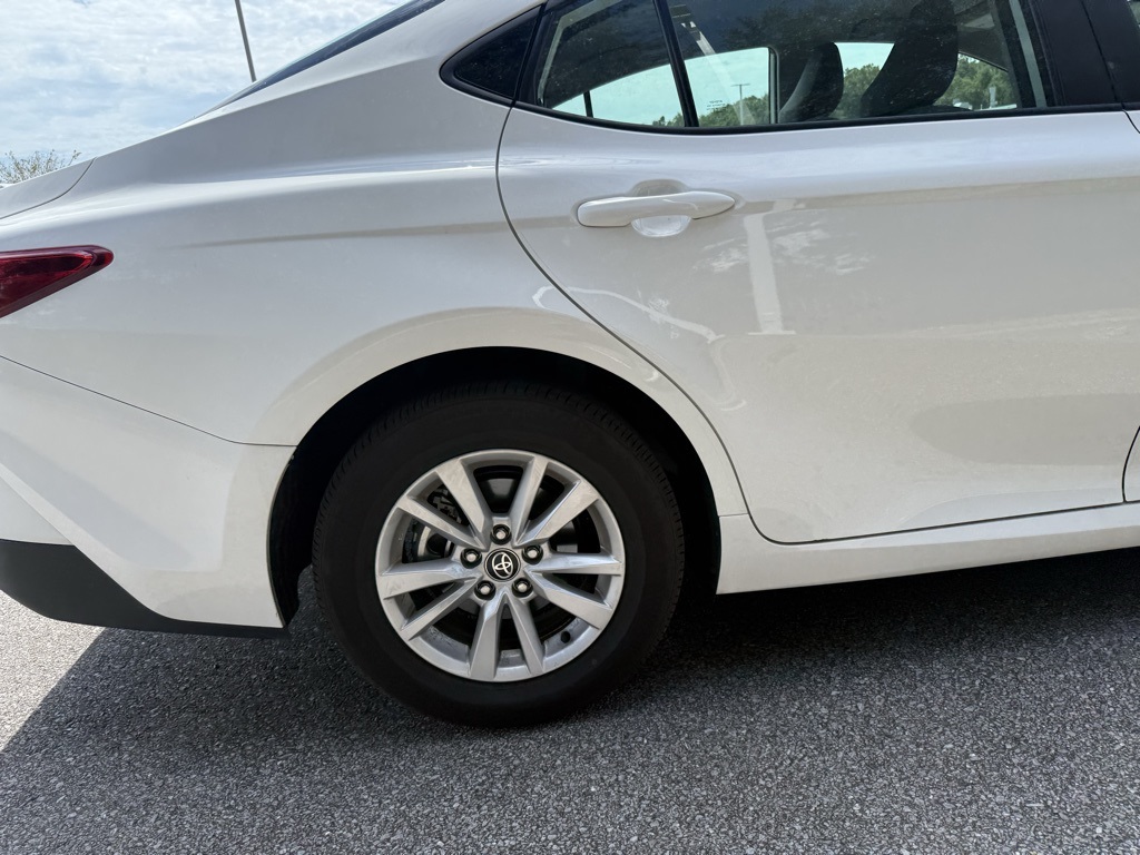2025 Toyota Camry photo 12