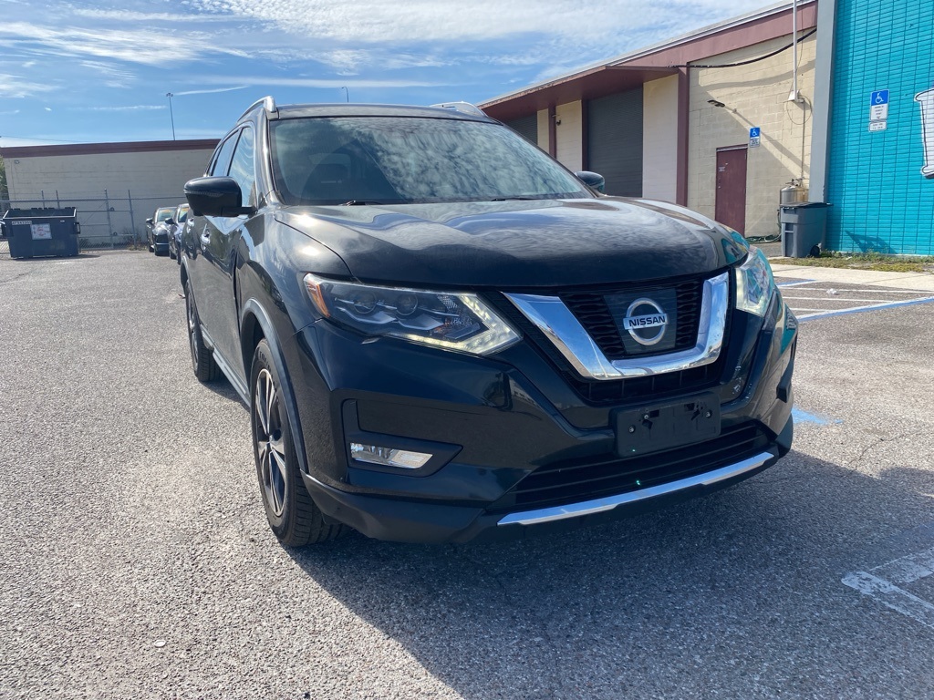 2017 Nissan Rogue SL's photo