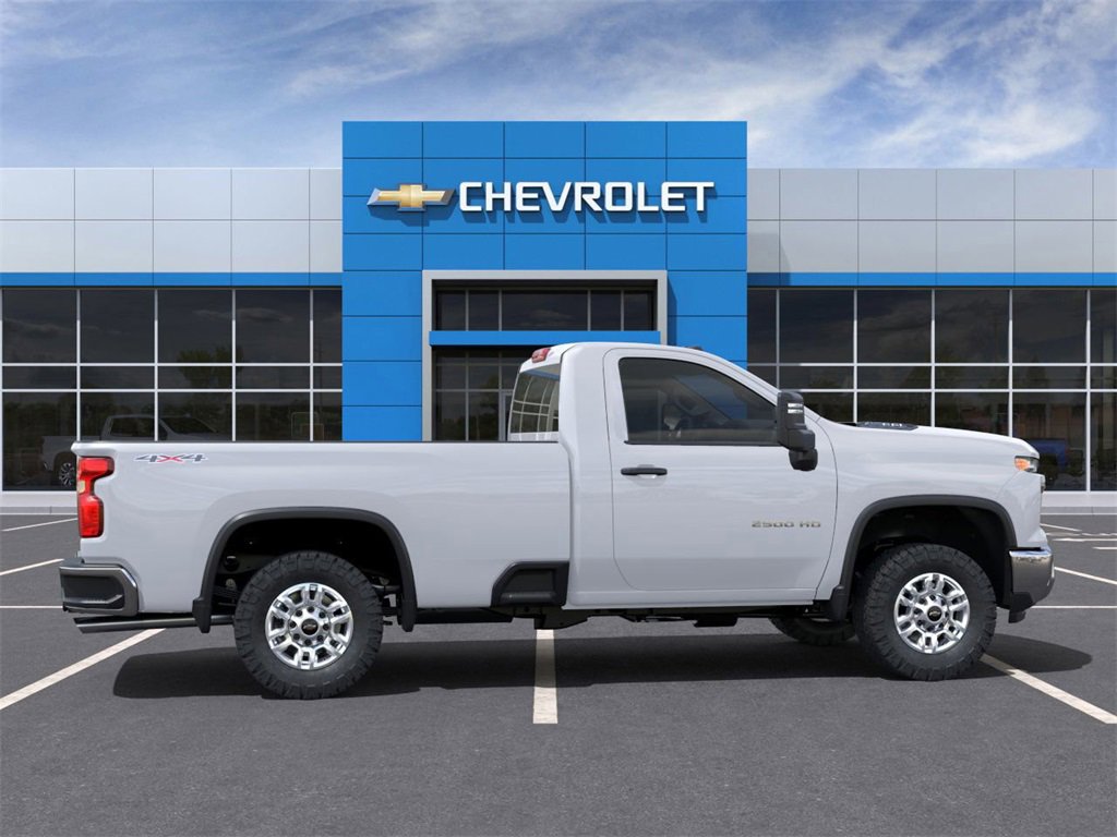 2025 Chevrolet Silverado photo 4