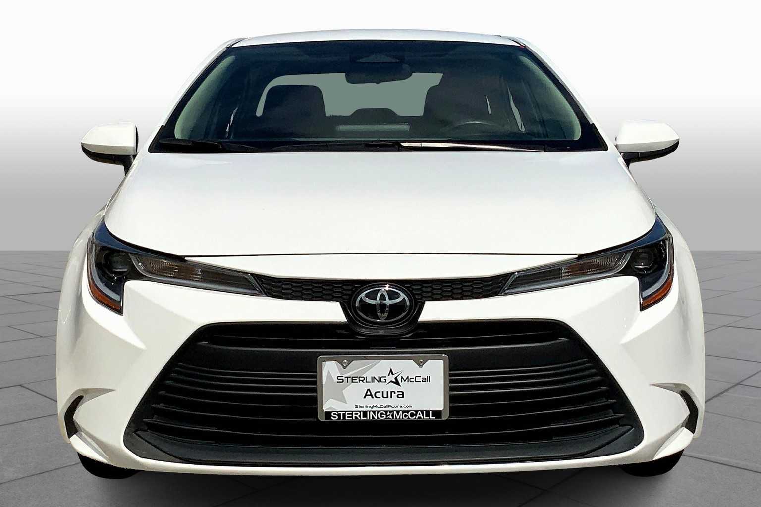 2024 Toyota Corolla LE photo 3