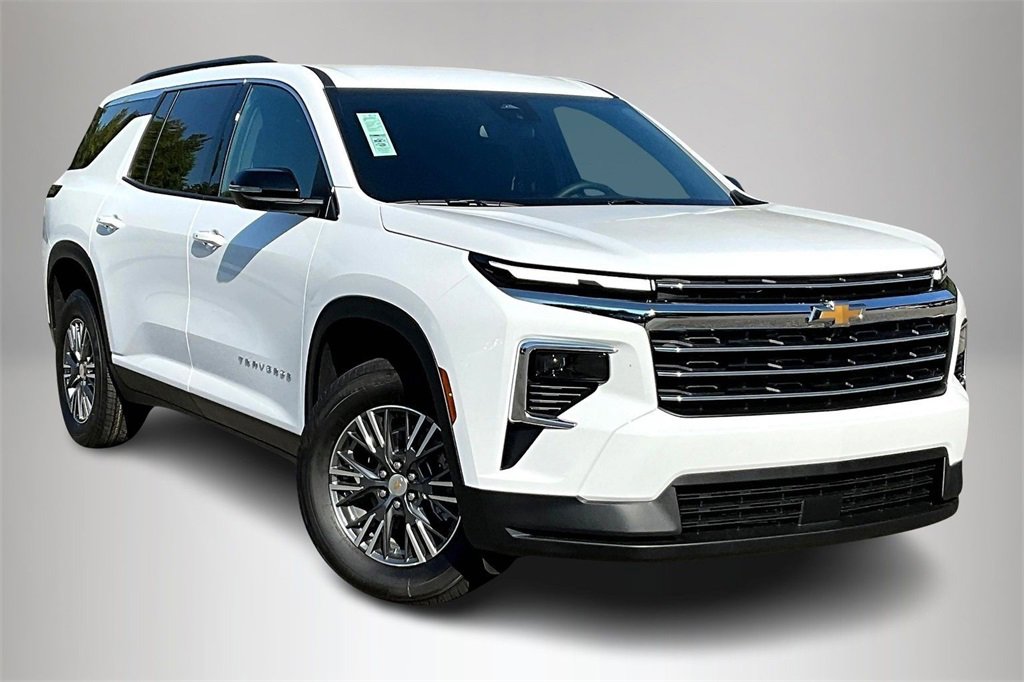 2026 Chevrolet Traverse LT's photo
