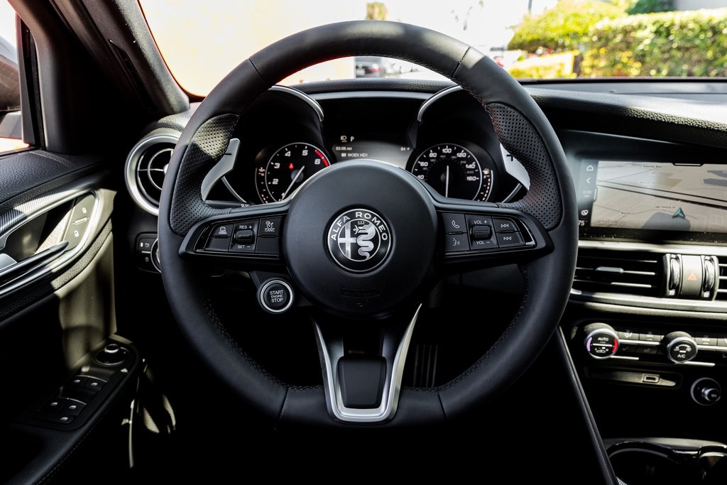 2023 Alfa Romeo Giulia Ti photo 23