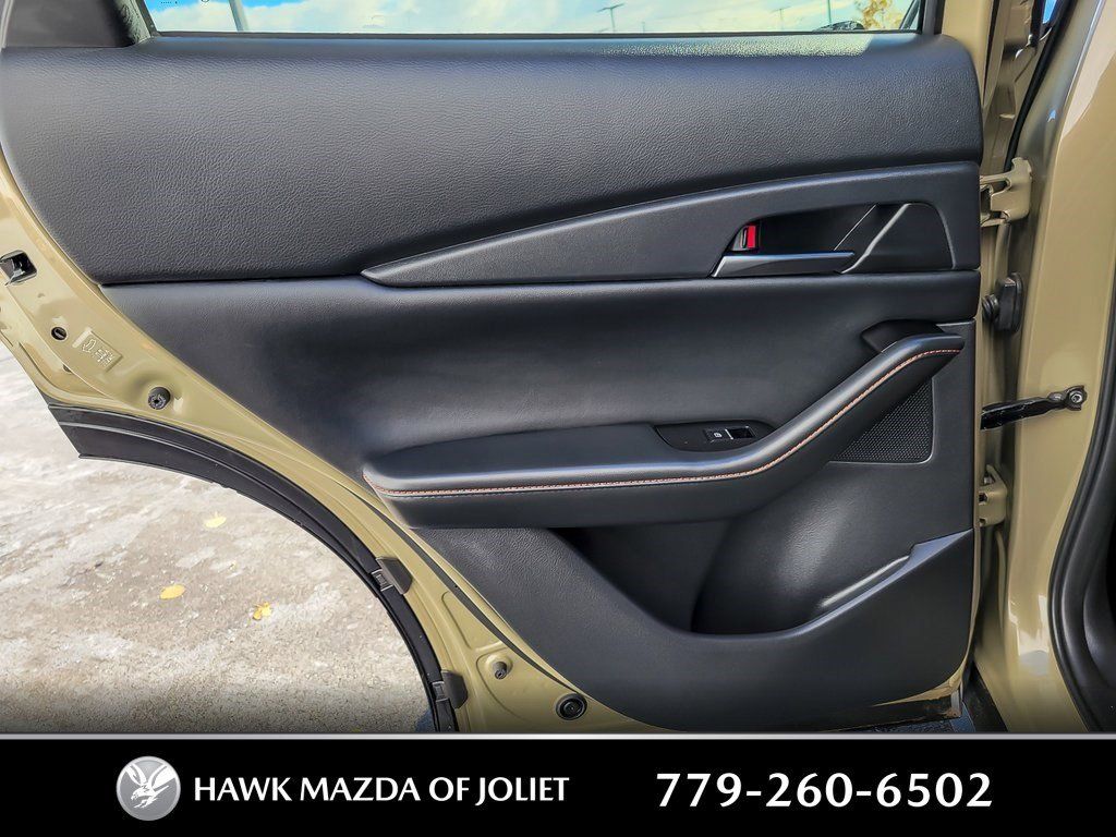 2025 MAZDA CX-30 - Image 17