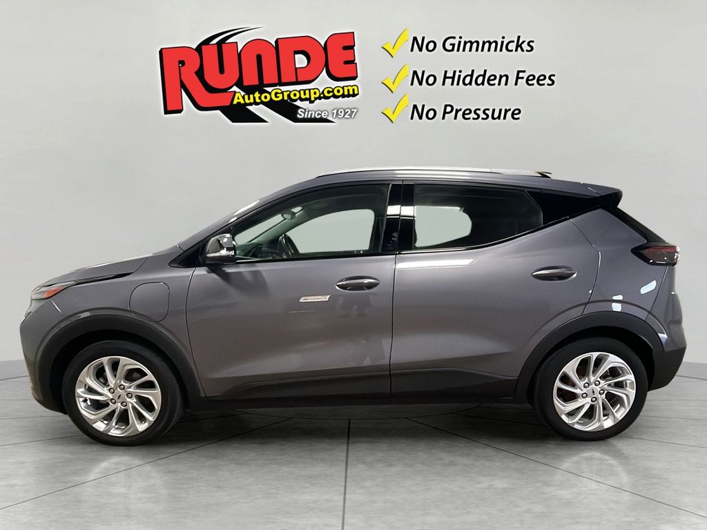 Used 2022 Chevrolet Bolt EUV LT with VIN 1G1FY6S01N4112091 for sale in Manchester, IA