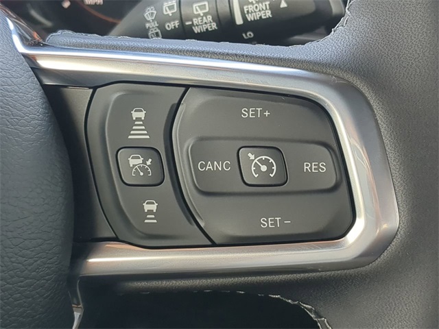 2025 Jeep Wrangler Sahara photo 26