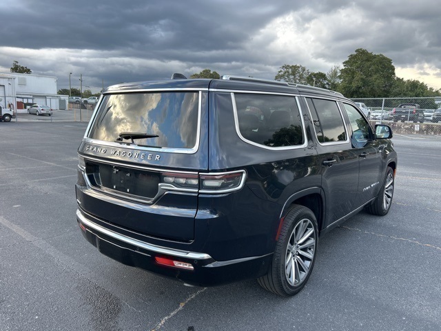 2023 Jeep Grand Wagoneer Base photo 3