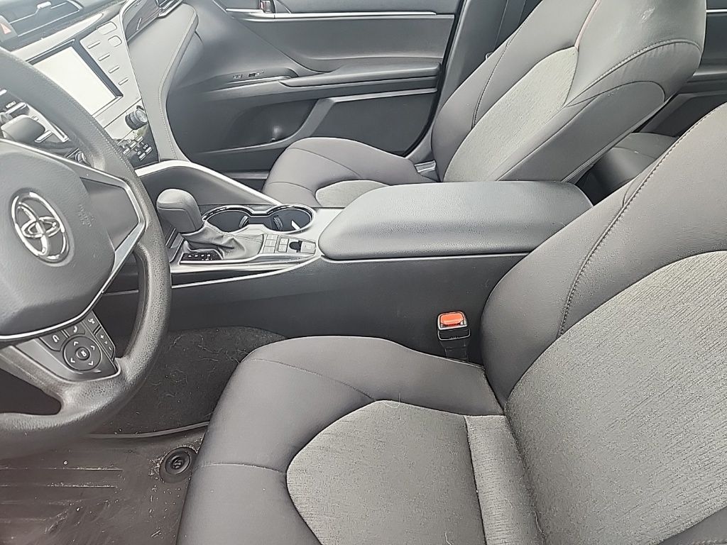 2020 Toyota Camry Hybrid LE photo 10