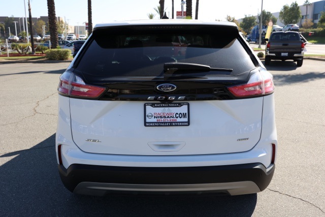 2022 Ford Edge SEL photo 4