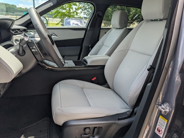 2026 Land Rover Range Rover Velar S photo 5