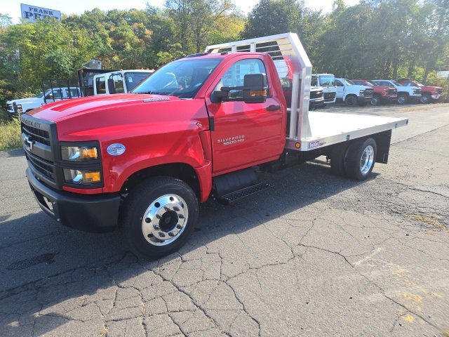 2023 Chevrolet Silverado 5500HD Work Truck photo 2