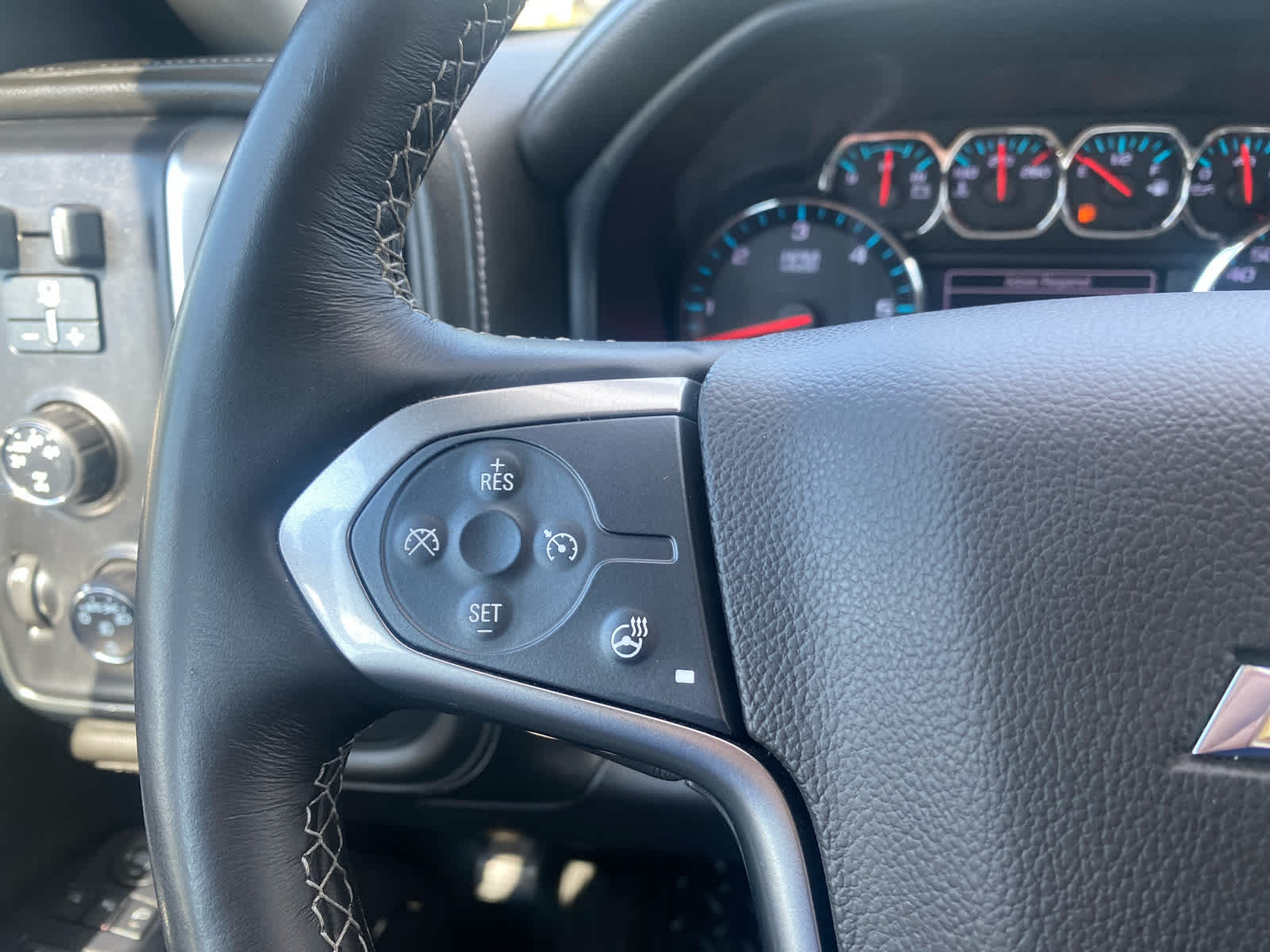 2015 Chevrolet Silverado 1500 LTZ photo 17