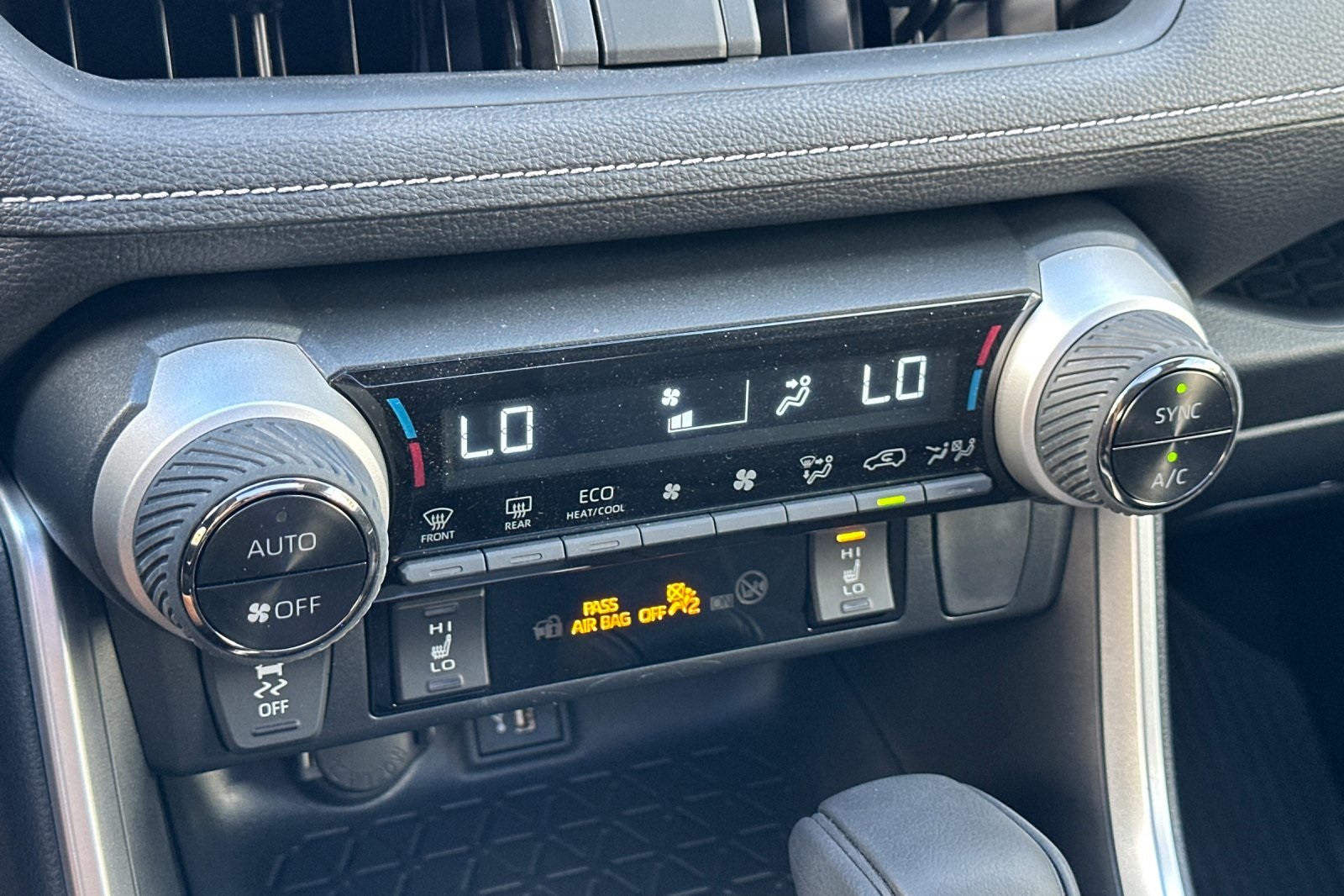 2023 Toyota RAV4 Hybrid XLE photo 19