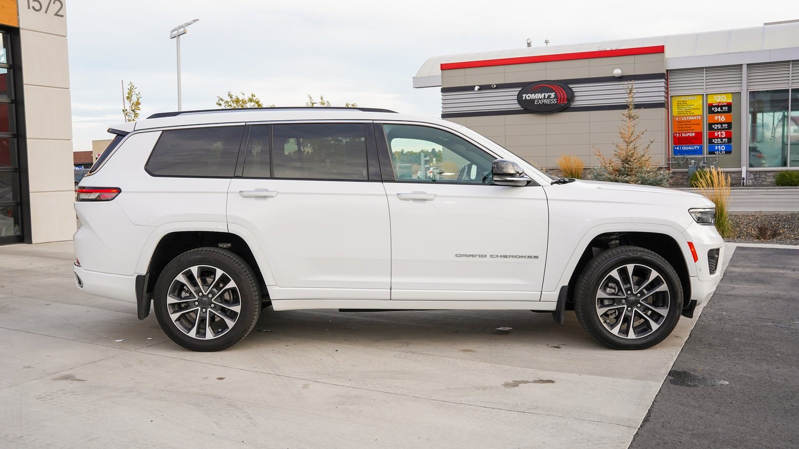 2022 Jeep Grand Cherokee Overland photo 7