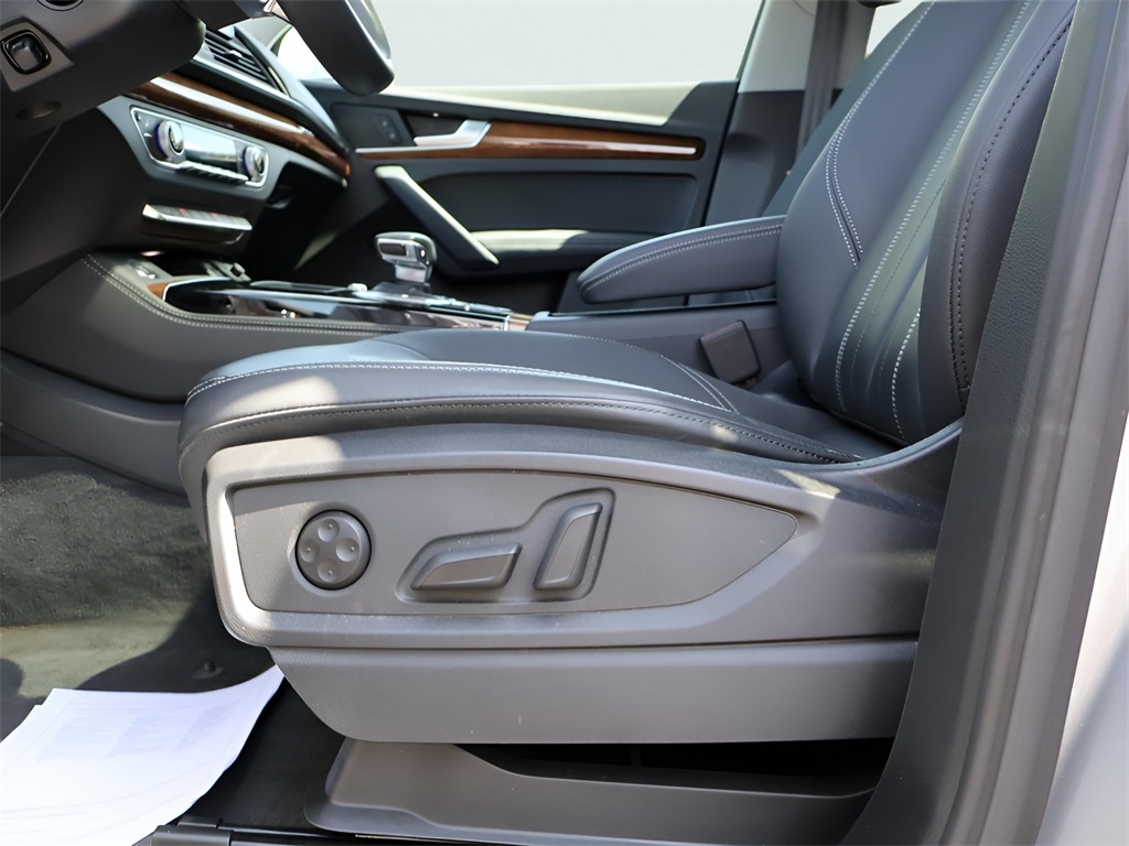 2023 Audi Q5 40 Premium Plus photo 34