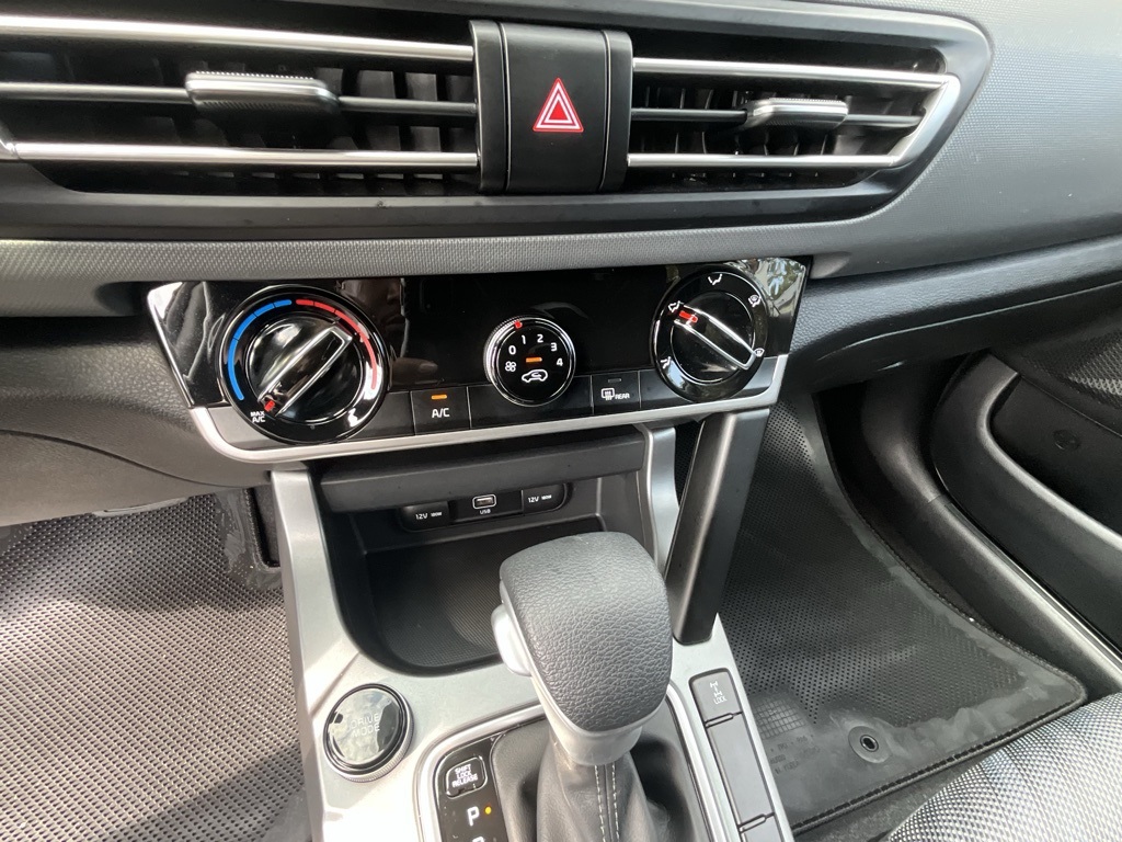 2023 Kia Seltos LX photo 17