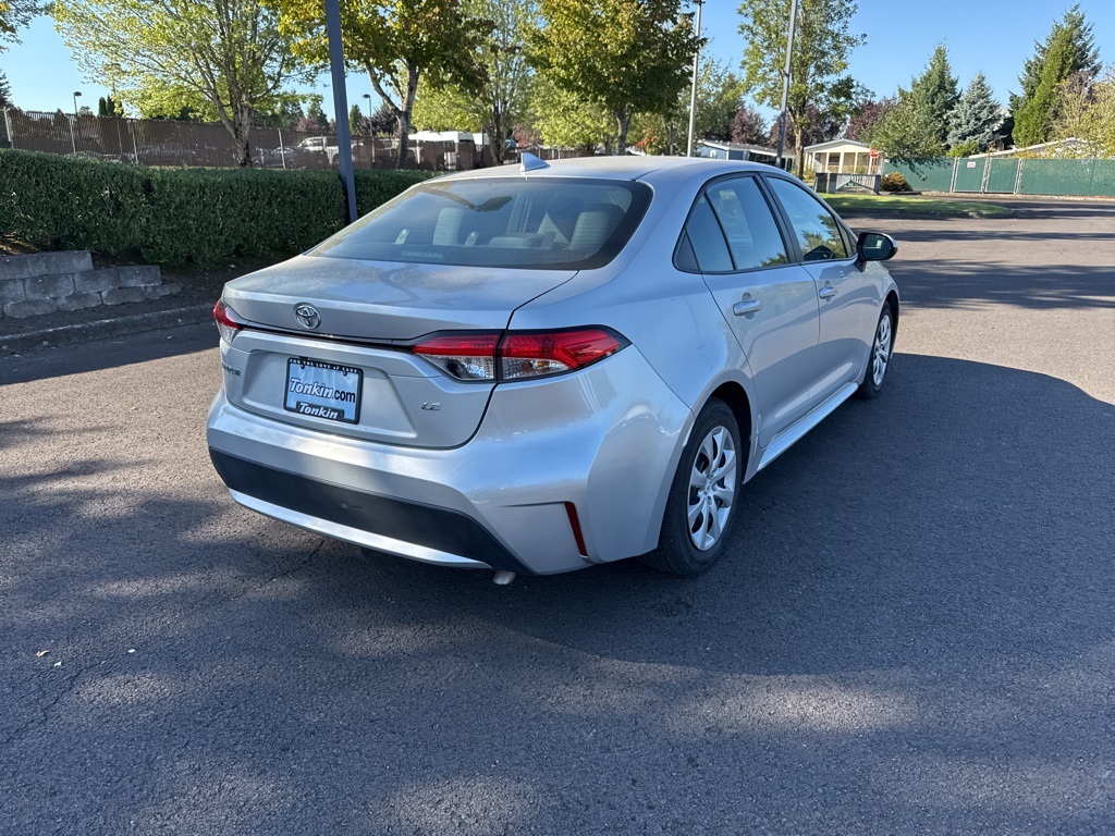2021 Toyota Corolla LE photo 6
