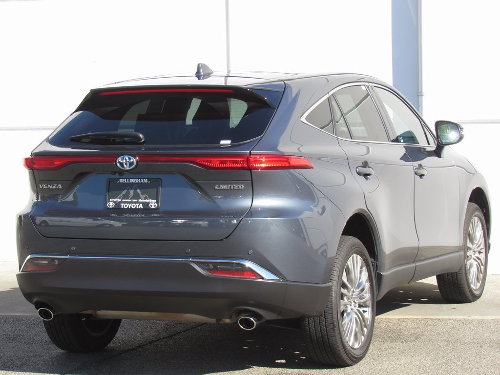 2024 Toyota Venza Limited photo 3